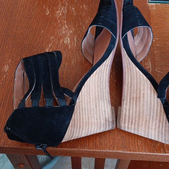 WomensEUC black suade size 5,sandal. - Picture 2 of 12